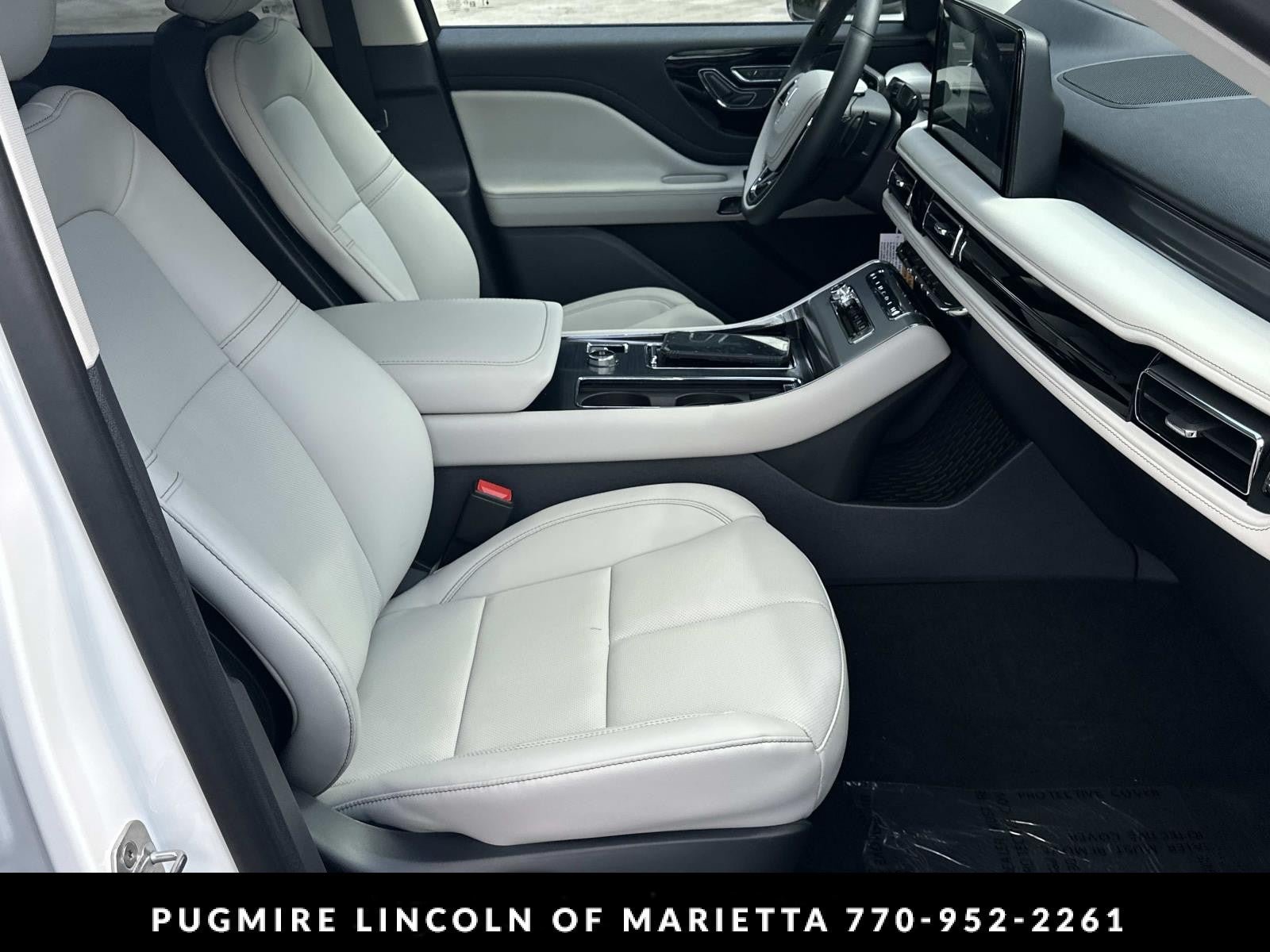 New 2026 Lincoln Aviator 2WD w/ Jet Appearance Package image 13