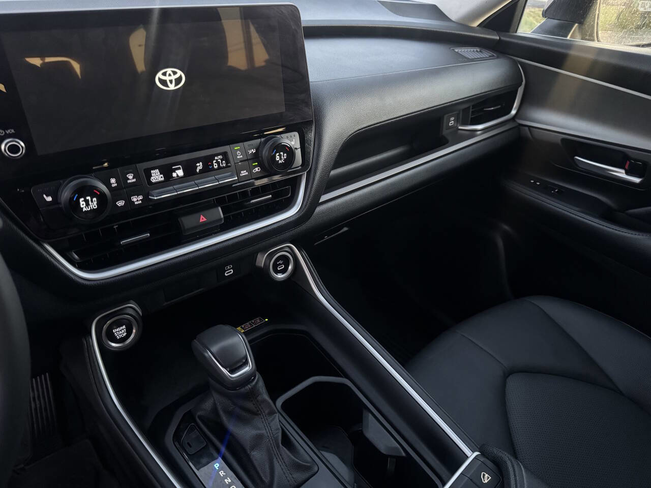 Used 2024 Toyota Grand Highlander AWD image 31