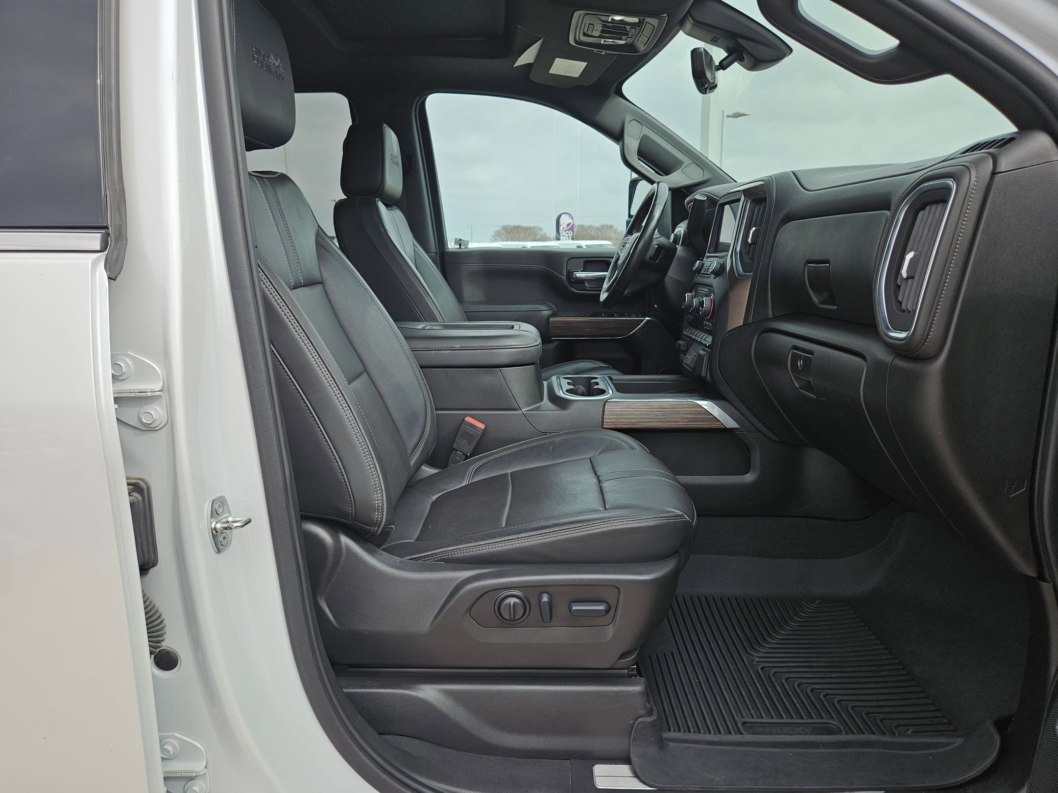 Used 2022 Chevrolet Silverado 3500 High Country w/ Z71 Off-Road Package image 27