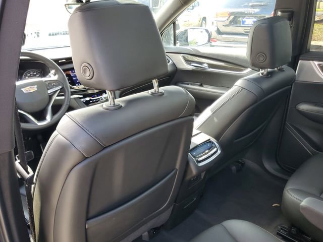 Used 2023 Cadillac XT6 Sport w/ Technology Package image 13