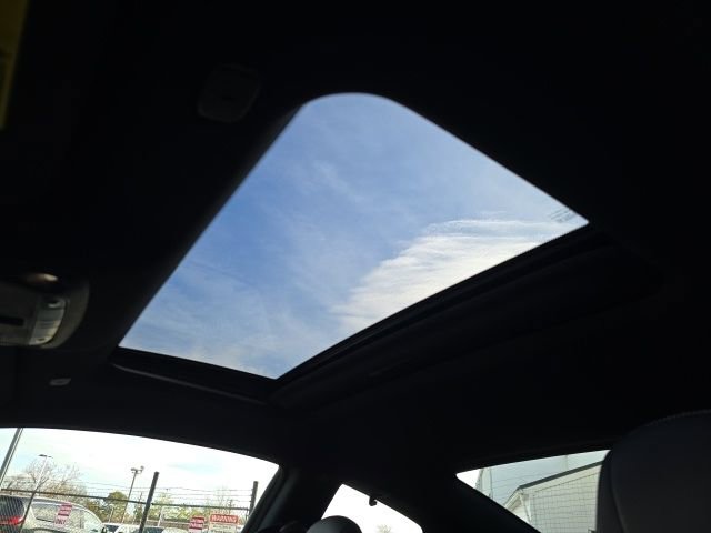 Used 2018 INFINITI Q60 3.0t Luxe w/ Sensory Package 3.0T Luxe image 24