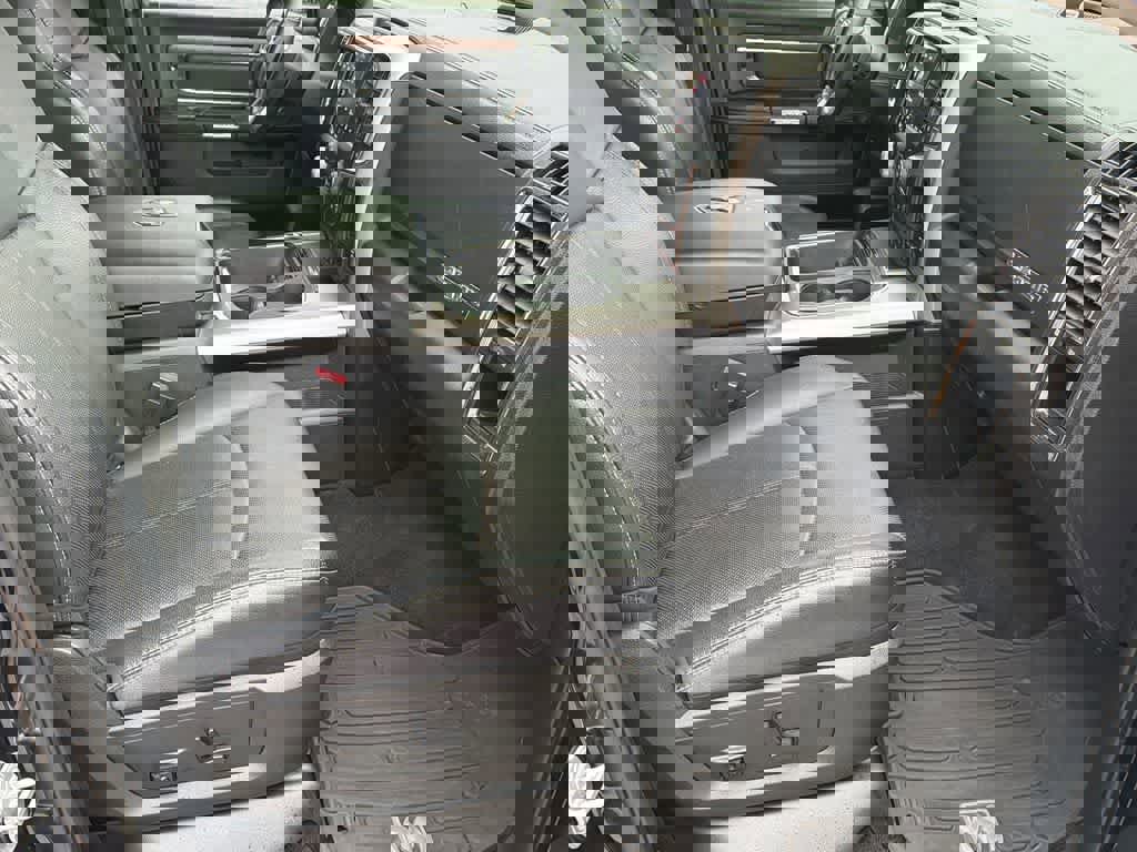 Used 2018 RAM 1500 Laramie w/ Convenience Group image 12