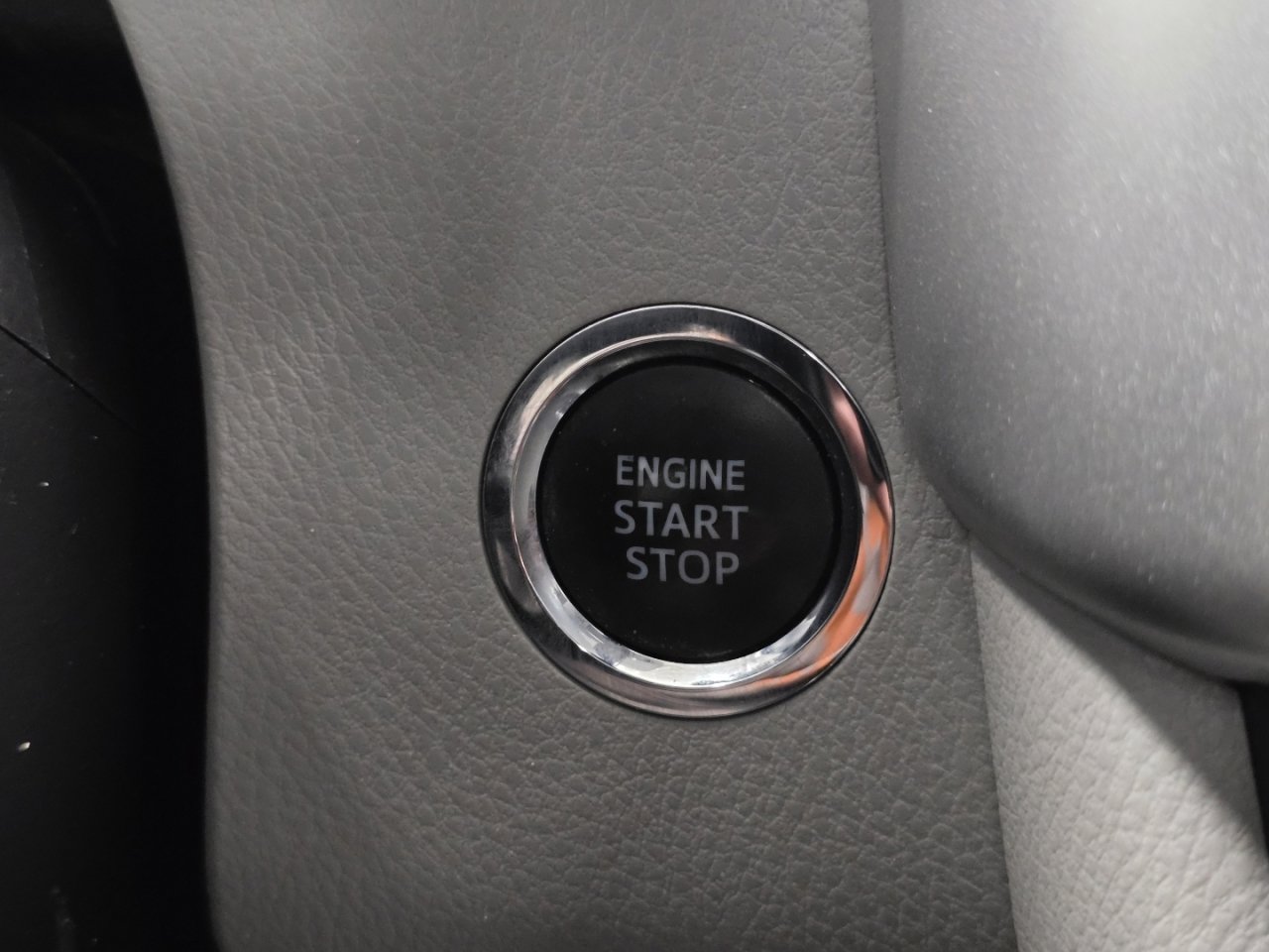 Certified 2019 Toyota Highlander Limited w/ Protection Package #3 image 32