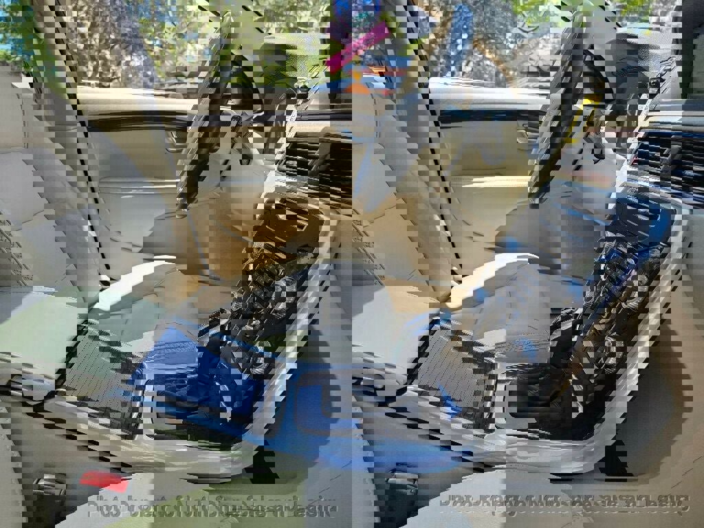 Used 2015 Volvo XC70 T5 Premier w/ Proximity Package FWD image 57