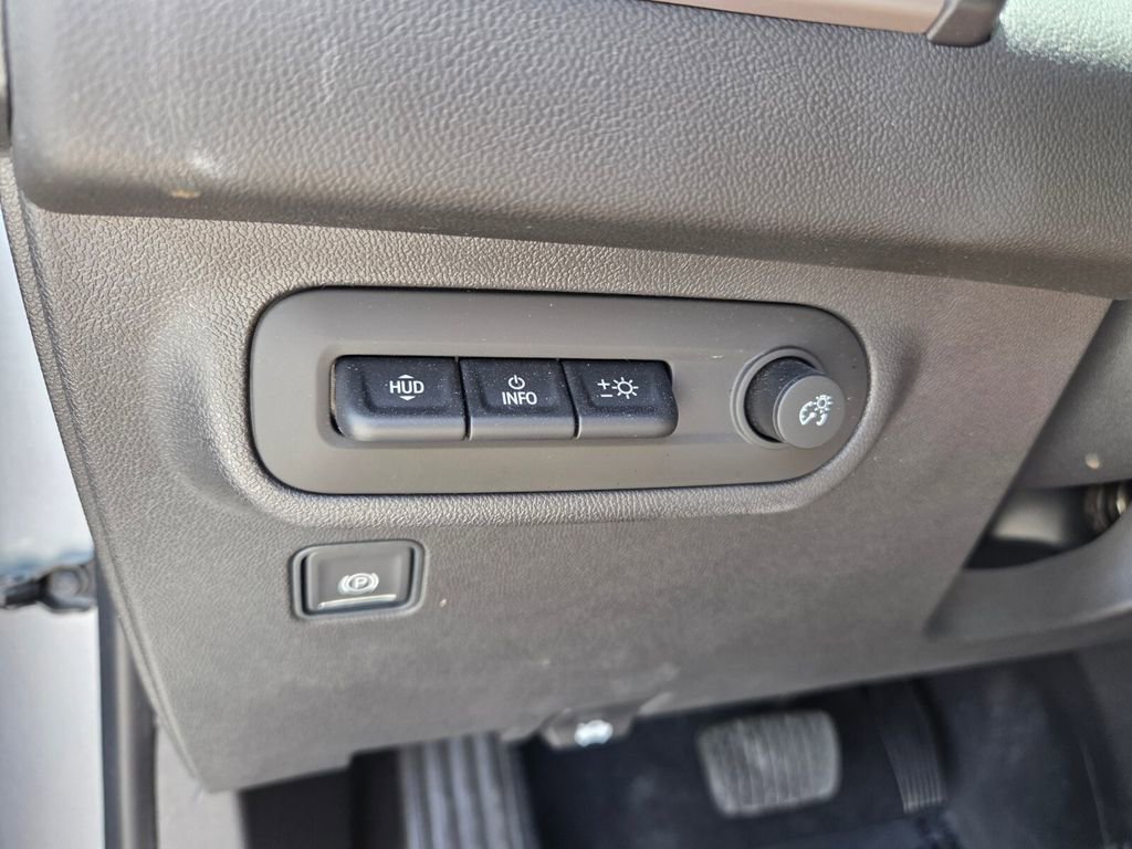 Certified 2023 GMC Terrain AT4 w/ Tech Package AWD/4WD image 22