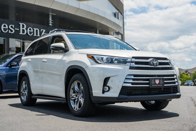 Used 2019 Toyota Highlander Limited Platinum AWD/4WD image 1