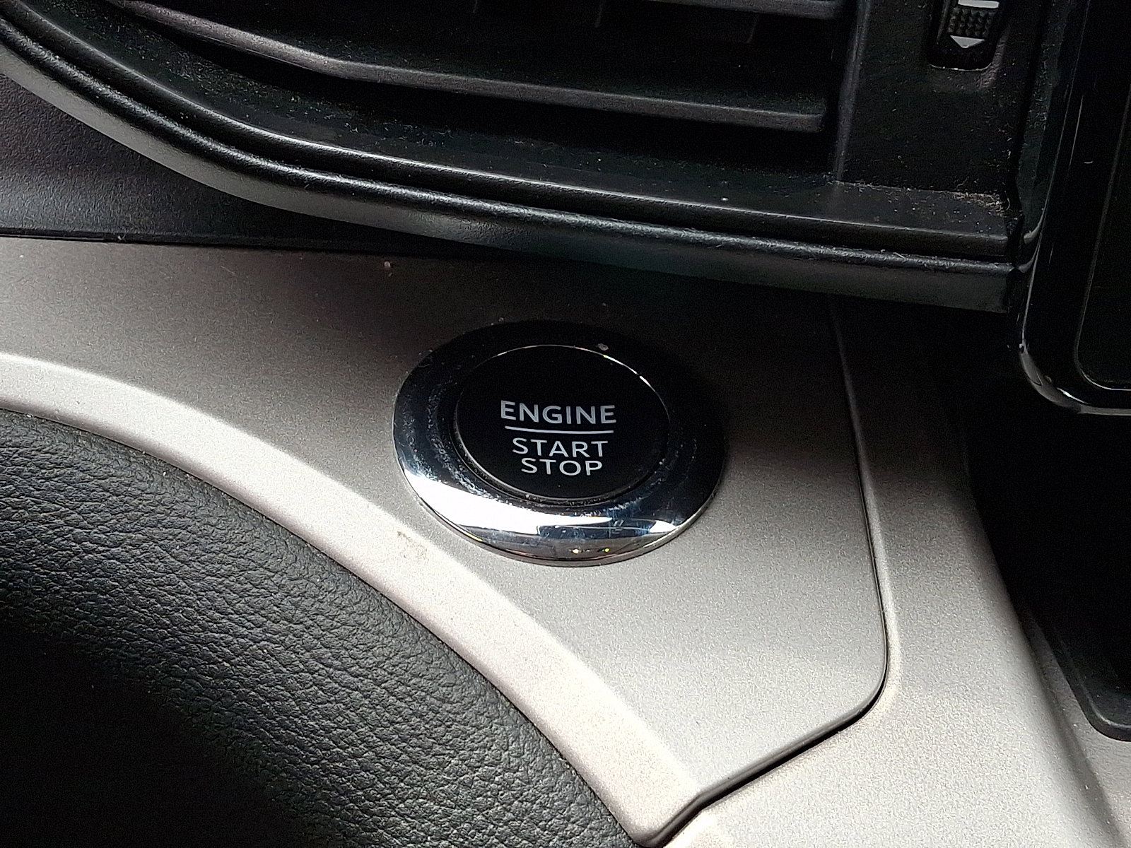 Used 2023 Ford Explorer XLT w/ Class IV Trailer Tow Package image 26