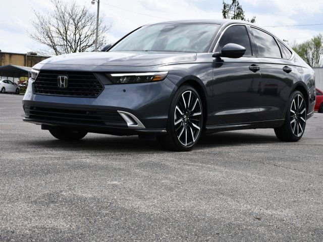 Used 2024 Honda Accord Touring image 3