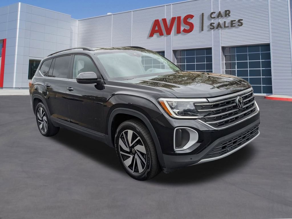 Used 2025 Volkswagen Atlas SE image 3