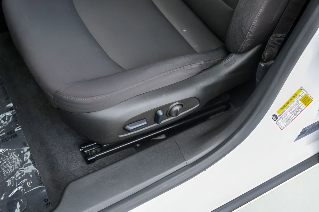 Used 2024 Chevrolet Malibu LT FWD image 11