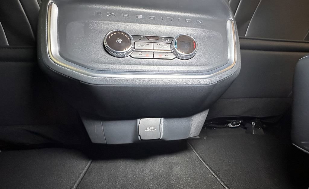 New 2026 Ford Expedition Platinum w/ Stealth Performance Package image 31