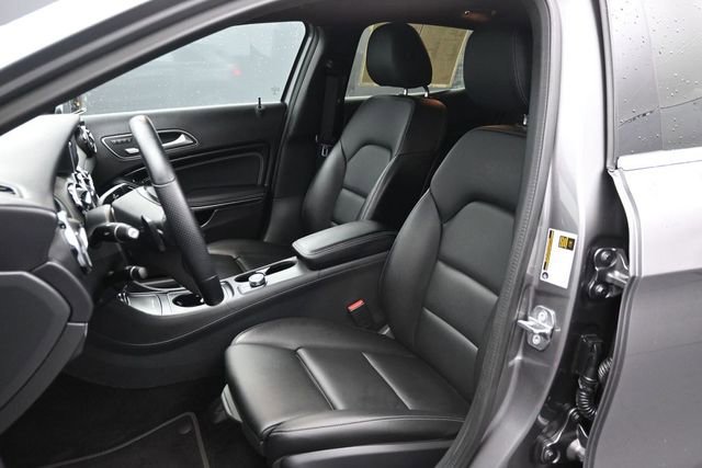 Used 2020 Mercedes-Benz GLA 250 4MATIC w/ Premium Package image 11