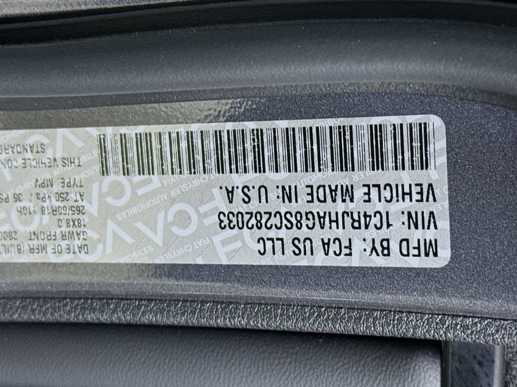 Used 2025 Jeep Grand Cherokee Laredo X AWD/4WD image 36