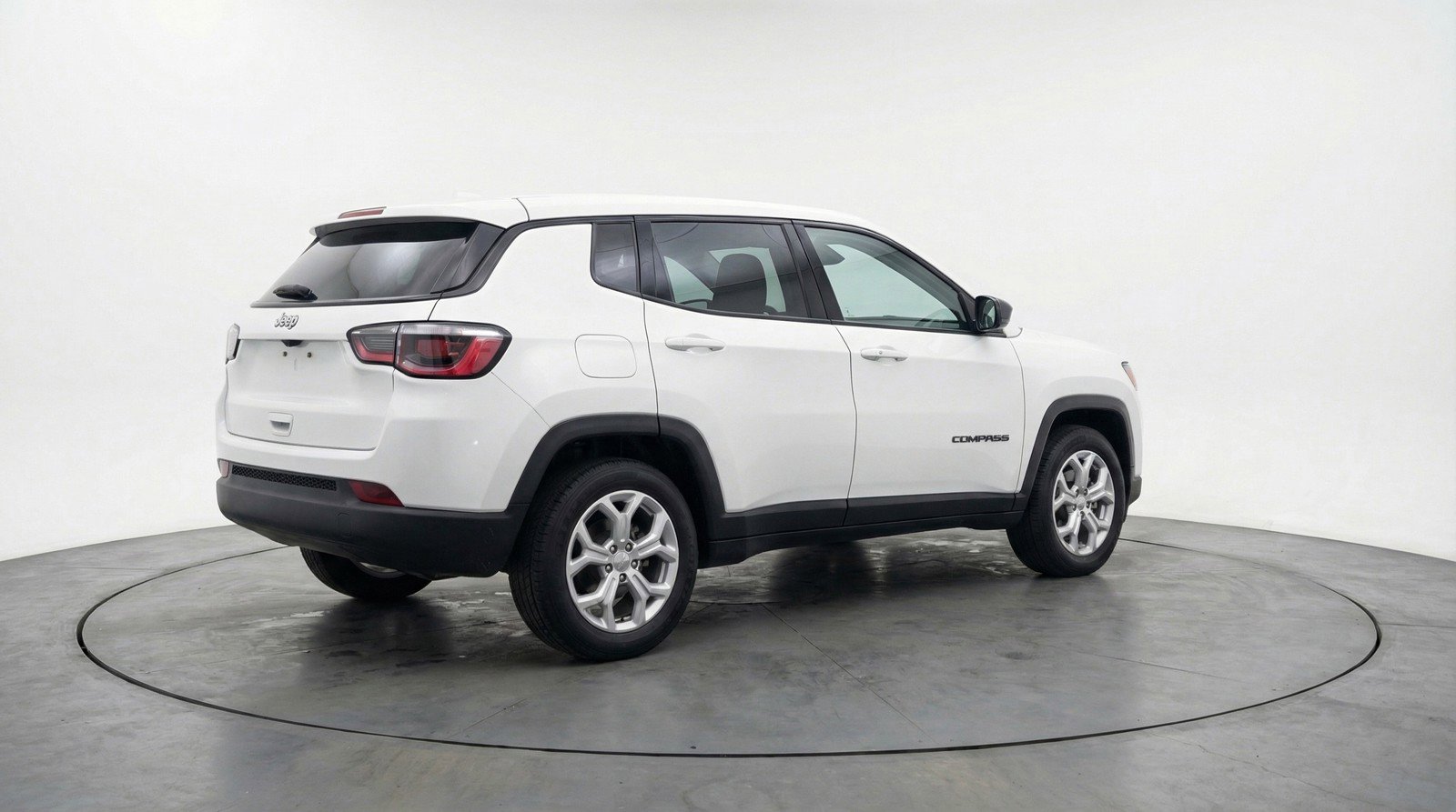 Used 2025 Jeep Compass Latitude image 9