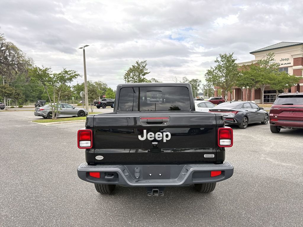 Used 2022 Jeep Gladiator Overland w/ Popular Equipment Package AWD/4WD image 4