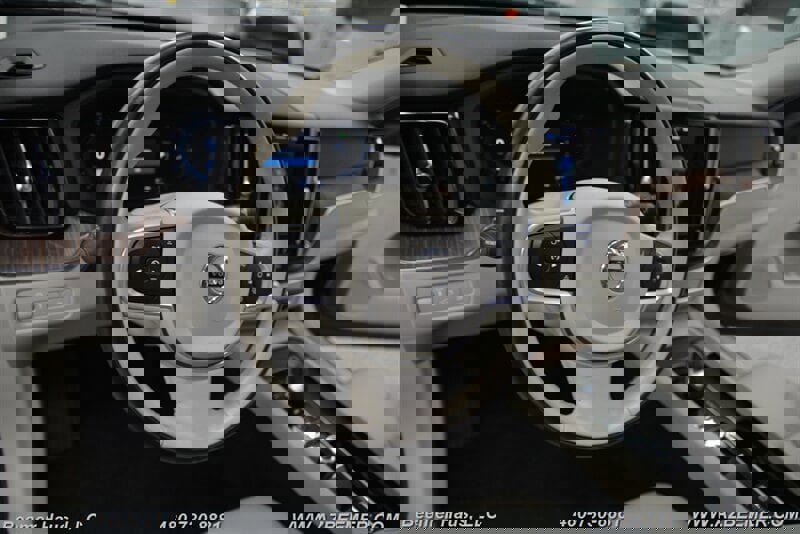 Used 2022 Volvo XC60 T8 Inscription Expression w/ Advanced Package image 27