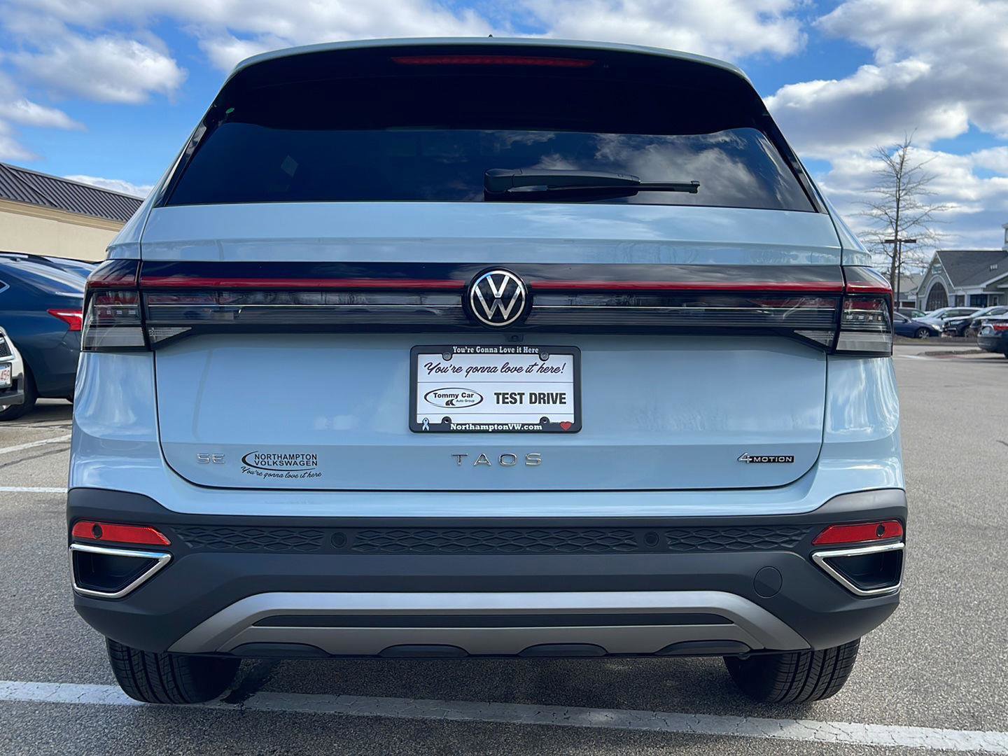 Used 2025 Volkswagen Taos SE image 38