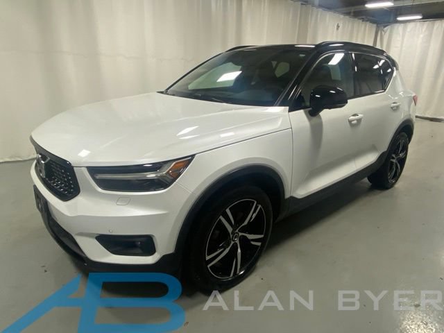 Used 2021 Volvo XC40 T5 R-Design w/ Advanced Package AWD/4WD image 1