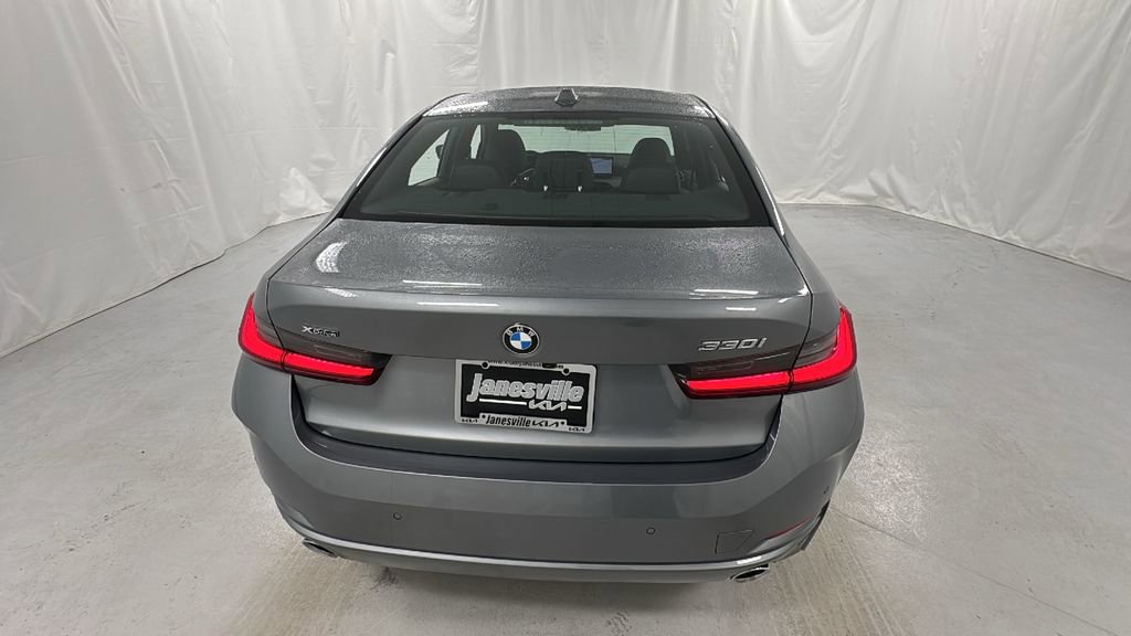 Used 2025 BMW 330i xDrive Sedan image 4