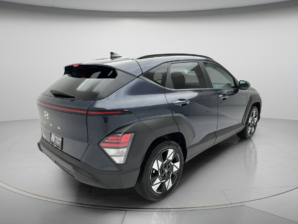 Used 2025 Hyundai Kona SEL FWD image 5