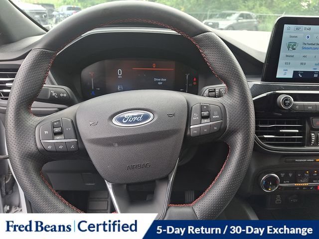 Certified 2025 Ford Escape ST-Line Select AWD/4WD image 26