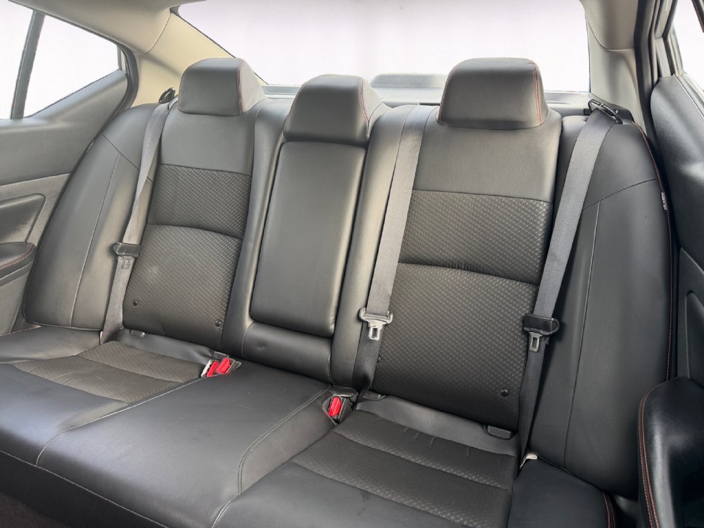 Used 2024 Nissan Altima 2.5 SR FWD image 13