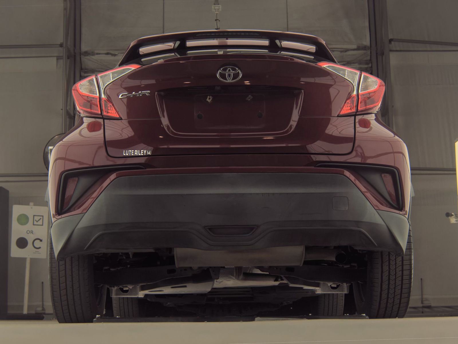 Used 2019 Toyota C-HR LE image 11
