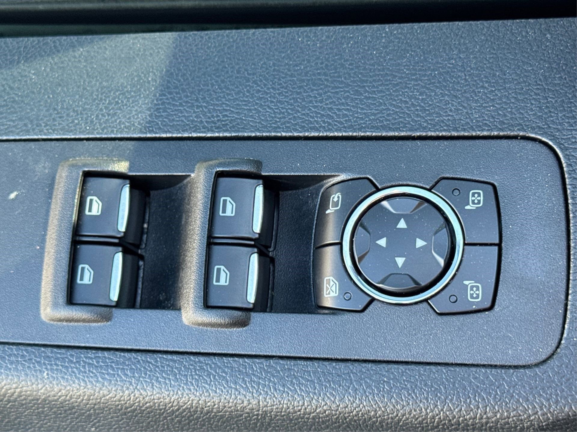 Used 2016 Ford F150 Platinum w/ Equipment Group 701A Luxury image 36