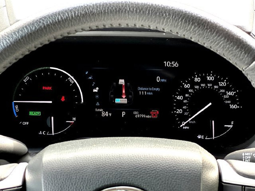 Certified 2025 Toyota Sienna XLE FWD image 25