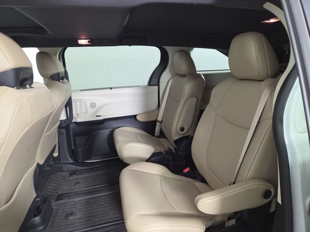 Used 2023 Toyota Sienna XLE AWD/4WD image 15