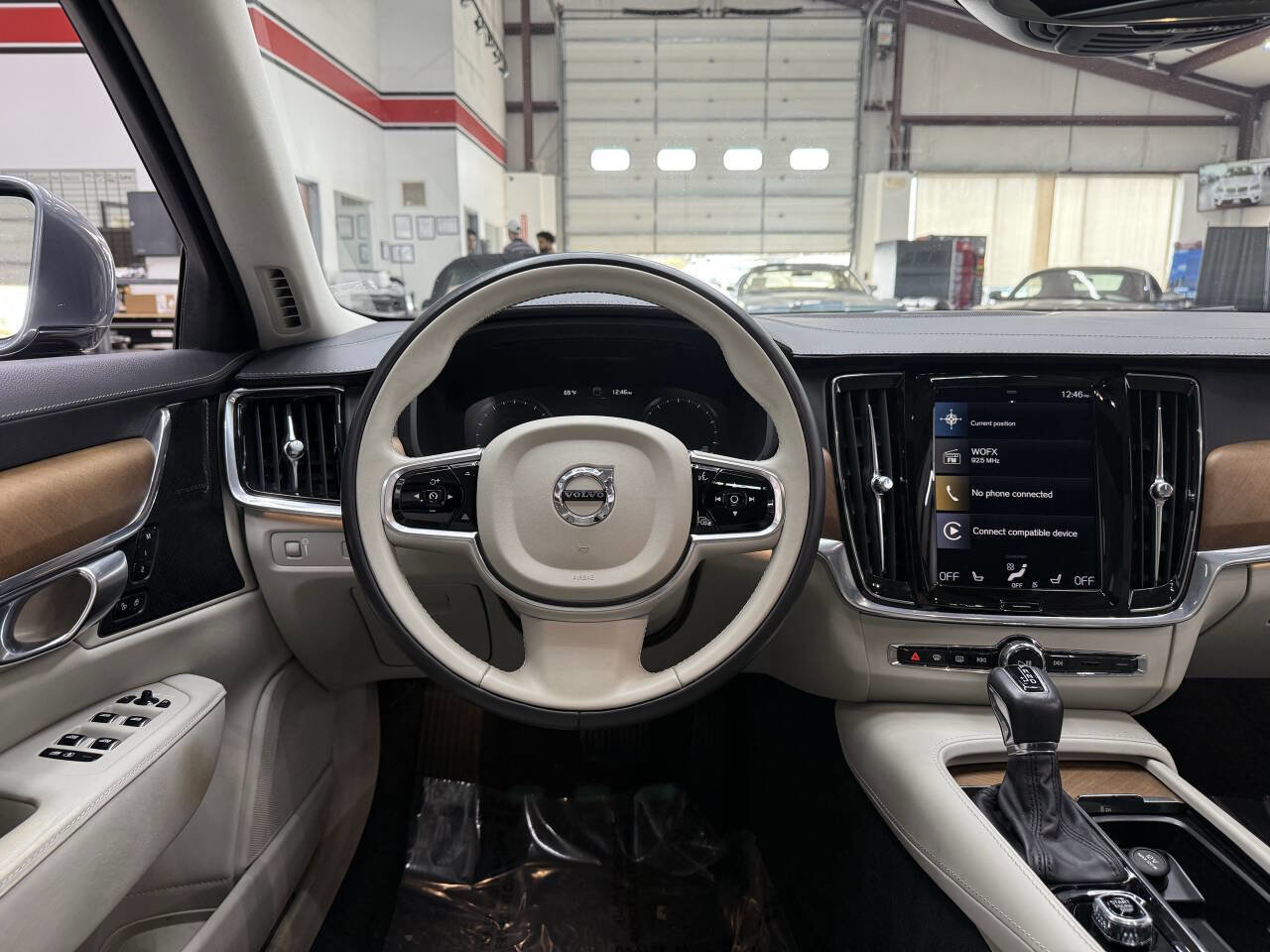 Used 2020 Volvo S90 T6 Inscription image 22