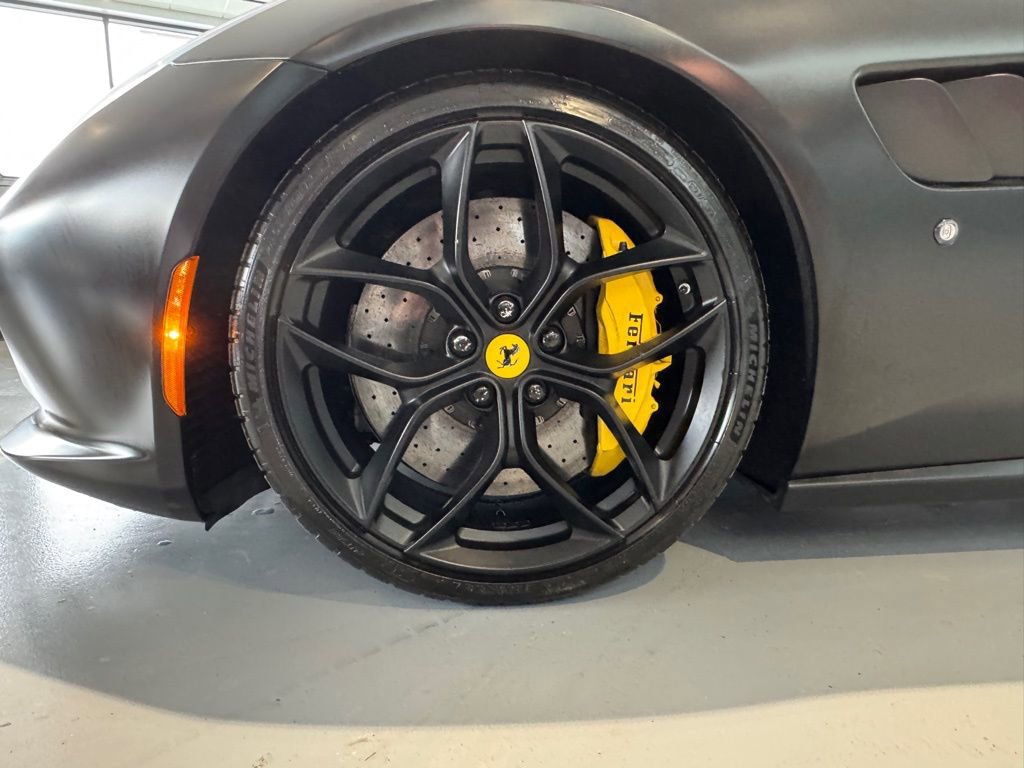 Used 2018 Ferrari GTC4Lusso T image 14