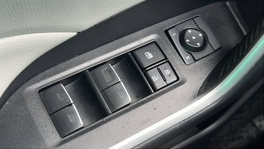 Certified 2022 Toyota RAV4 XLE Premium AWD/4WD image 19