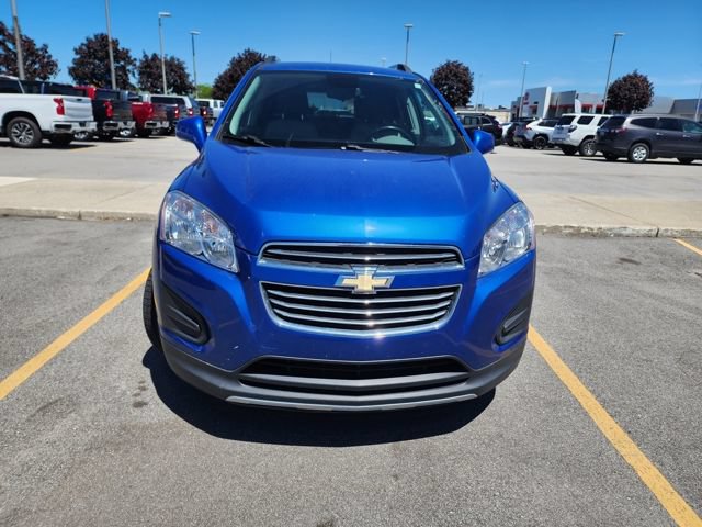 Used 2016 Chevrolet Trax LT w/ LT Convenience Package FWD image 2