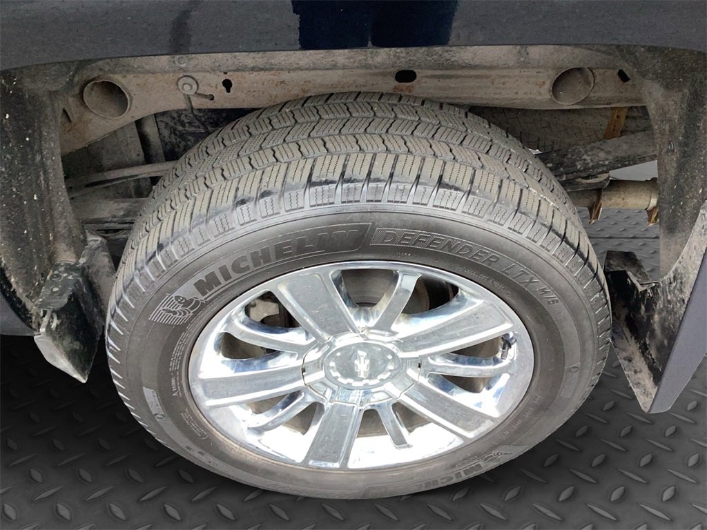 Used 2017 Chevrolet Silverado 1500 High Country image 35