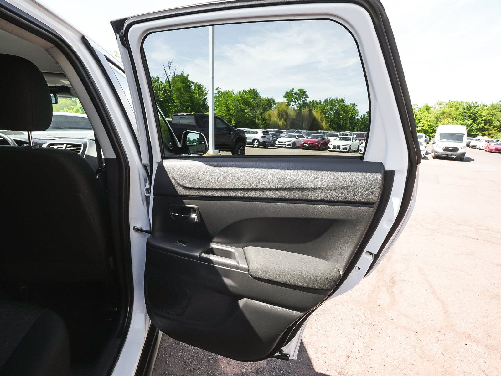 Used 2024 Mitsubishi Outlander Sport ES AWD/4WD image 12