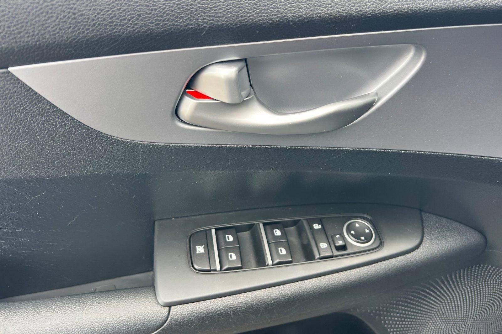 Used 2024 Kia Forte LXS FWD image 8
