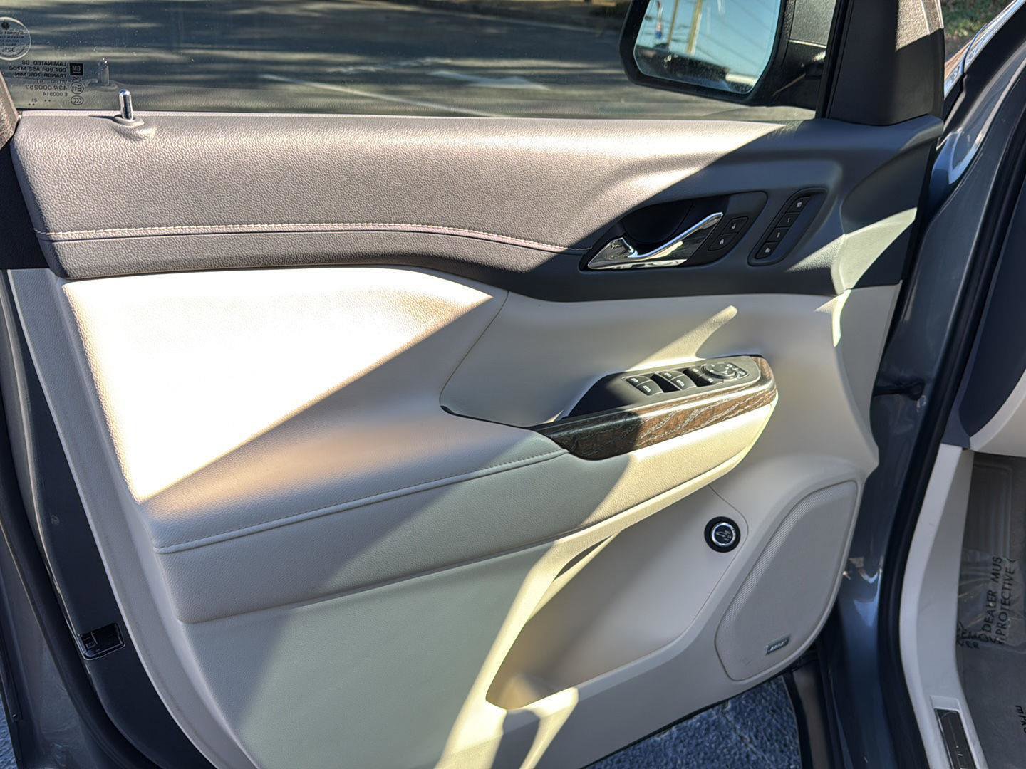 Certified 2022 GMC Acadia Denali w/ Denali Ultimate Package image 14