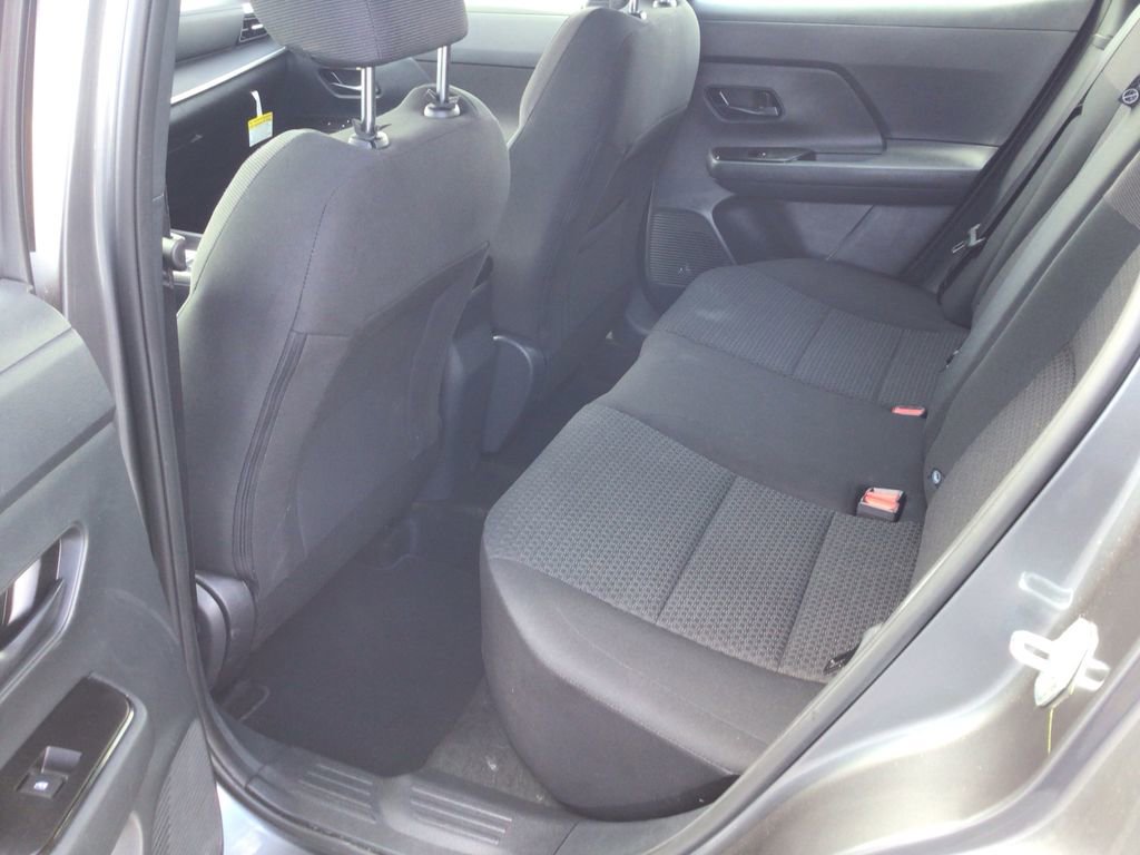 Used 2025 Nissan Kicks S image 10