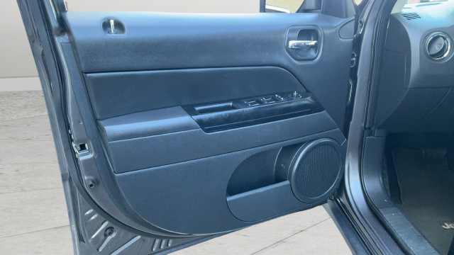 Used 2015 Jeep Patriot Sport w/ Power Value Group FWD image 17