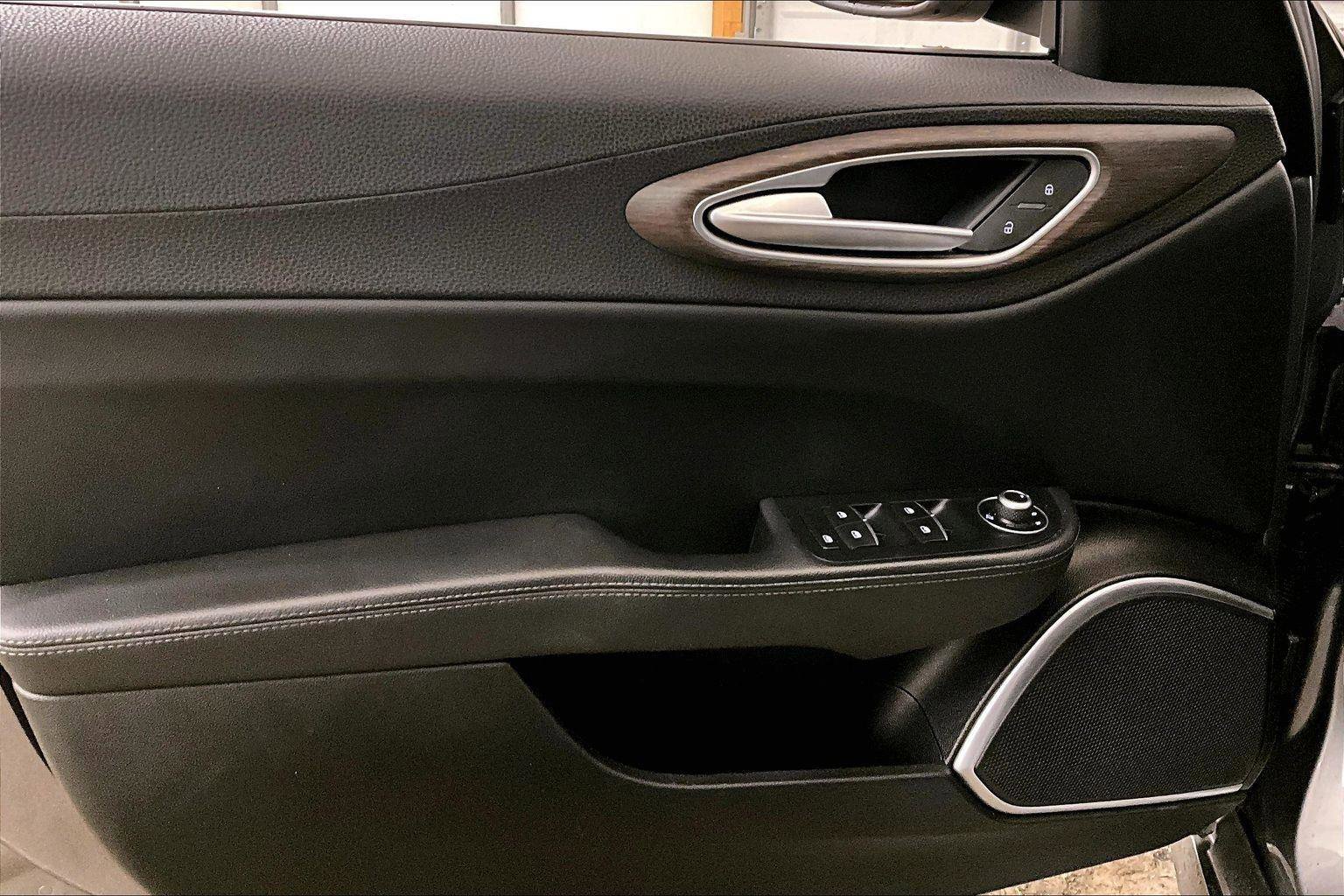 Used 2018 Alfa Romeo Giulia Ti image 24