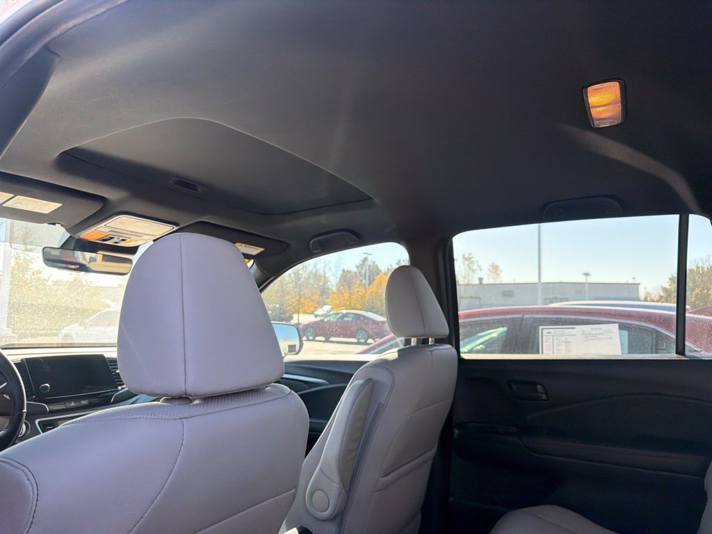 Used 2023 Honda Passport EX-L image 11