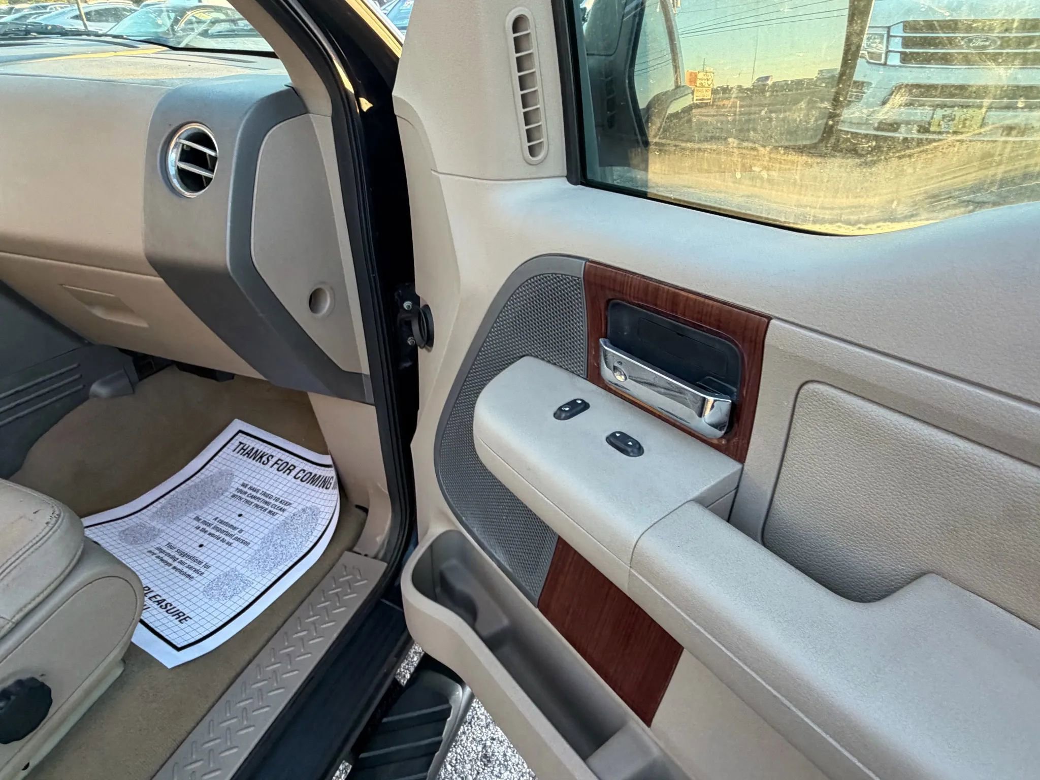 Used 2005 Ford F150 Lariat image 21