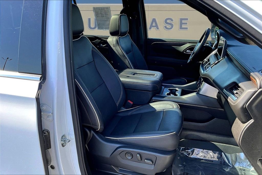 Used 2022 Chevrolet Tahoe Premier AWD/4WD image 32