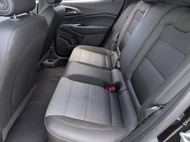 Used 2025 Chevrolet Trax LT w/ LT Convenience Package FWD image 27