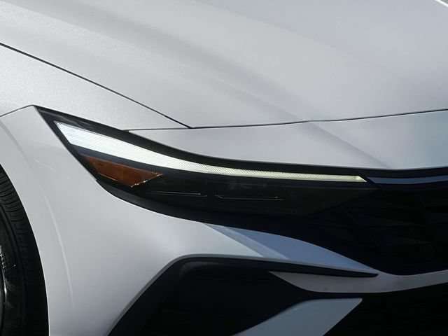 Certified 2024 Hyundai Elantra SEL FWD image 11
