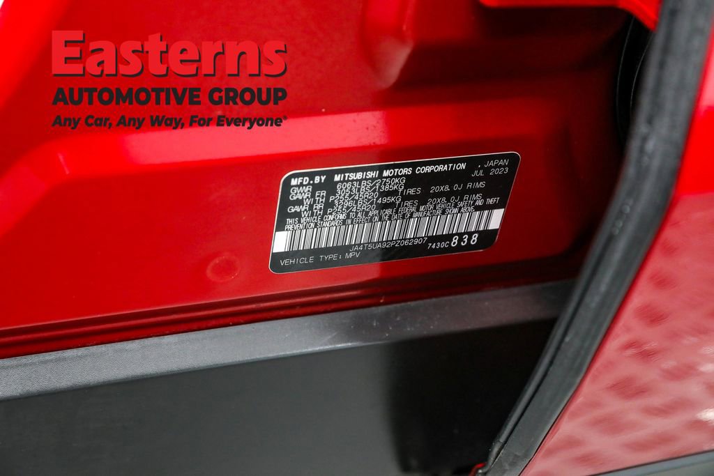 Used 2023 Mitsubishi Outlander SE image 35