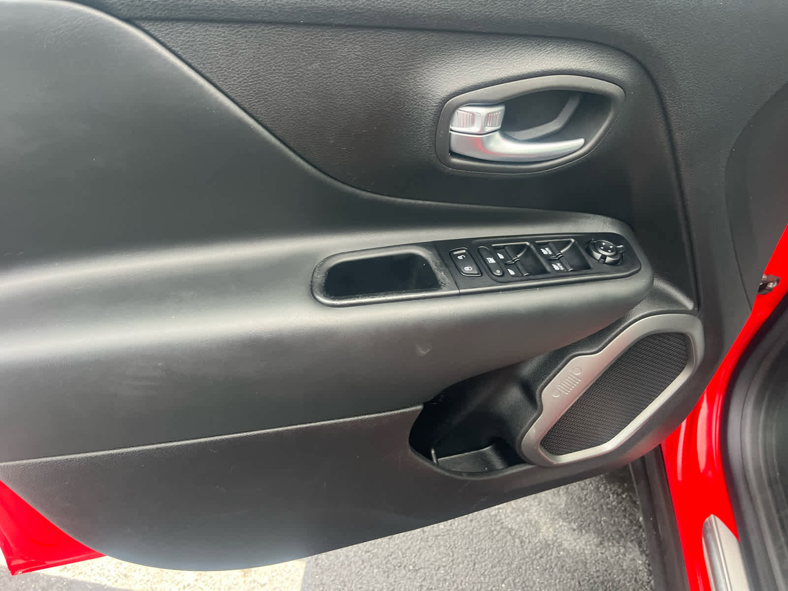 Used 2019 Jeep Renegade Limited w/ Quick Order Package 22P image 17