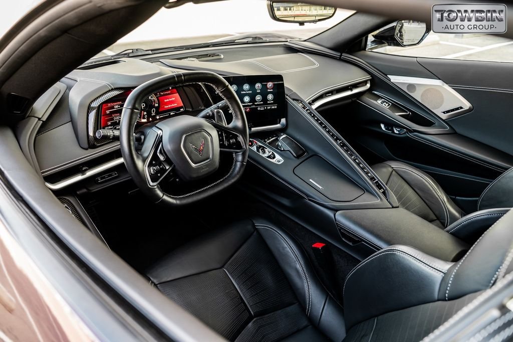 Used 2023 Chevrolet Corvette Stingray Preferred Cpe w/ Engine Appearance Package RWD image 9