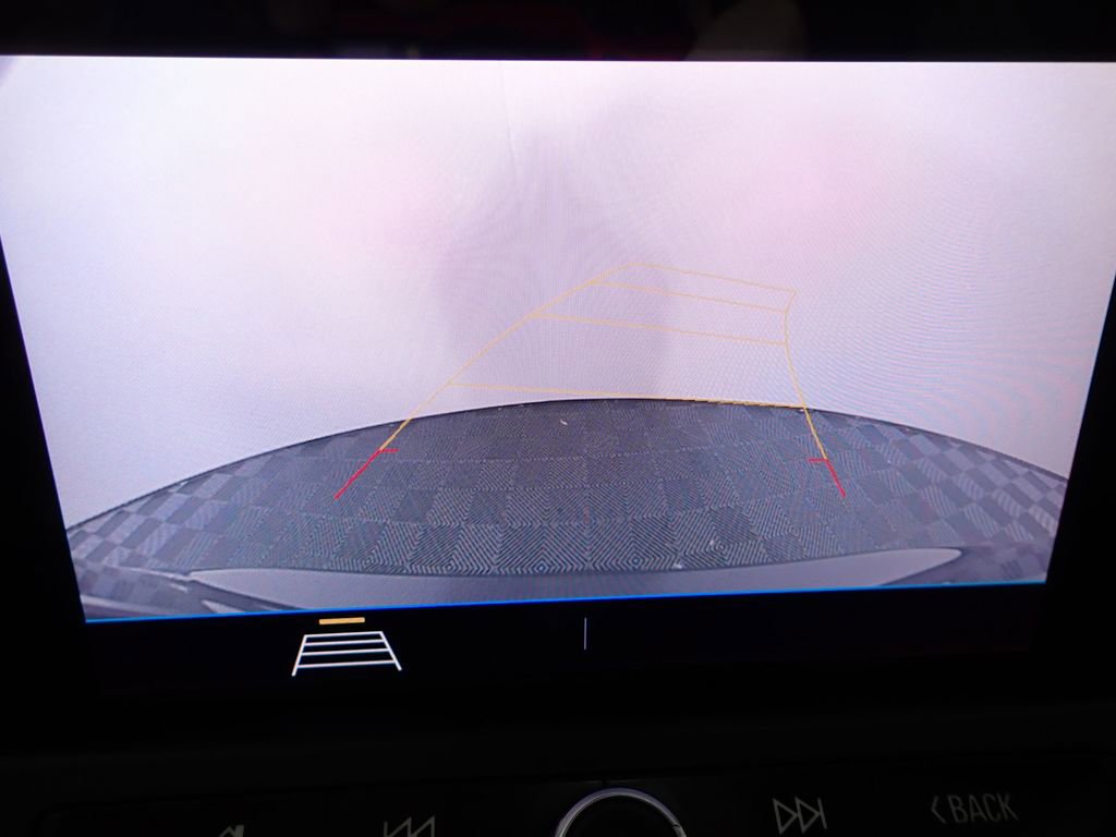 Used 2019 Chevrolet Blazer LT image 3